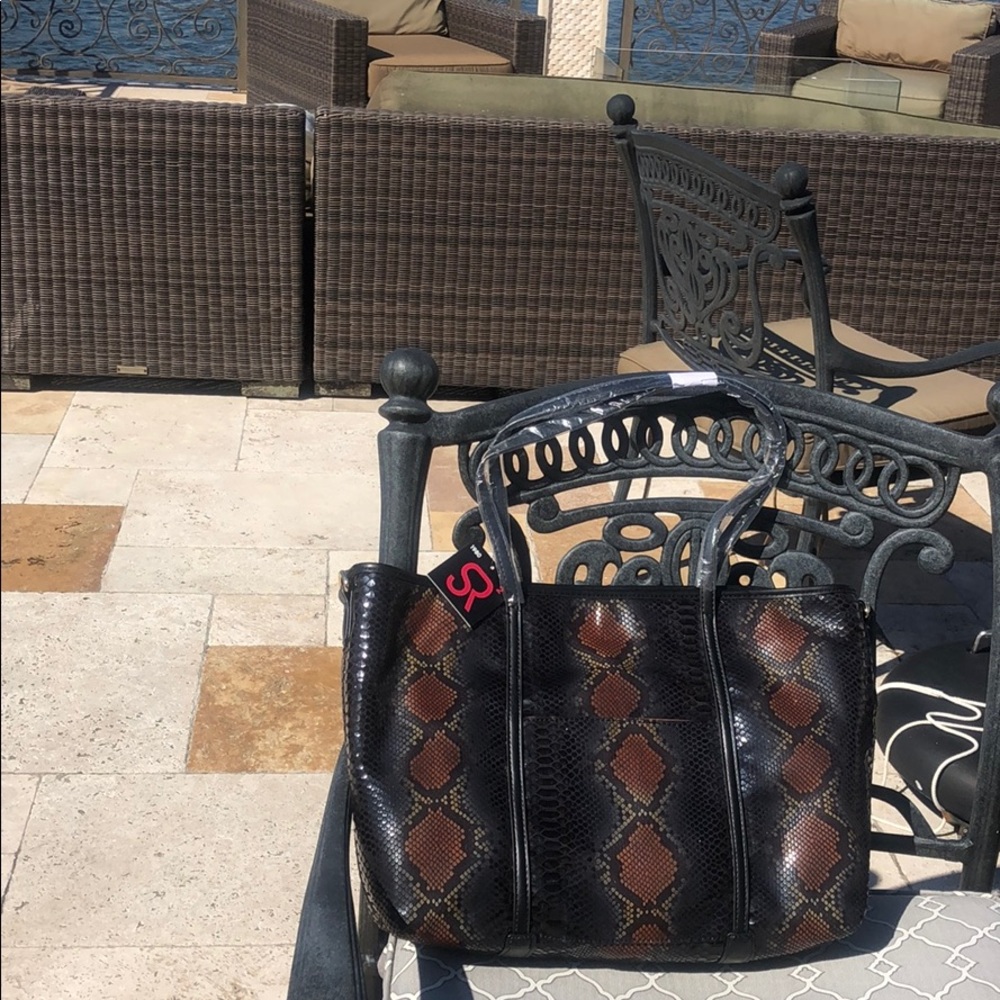 Python Snake Textured Embossed Tote & Pouchette-Boutique - Picture 4 of 10